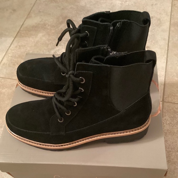 NEW IN BOX…. Crown Vintage Shay Bootie….Size 9 - Picture 1 of 12